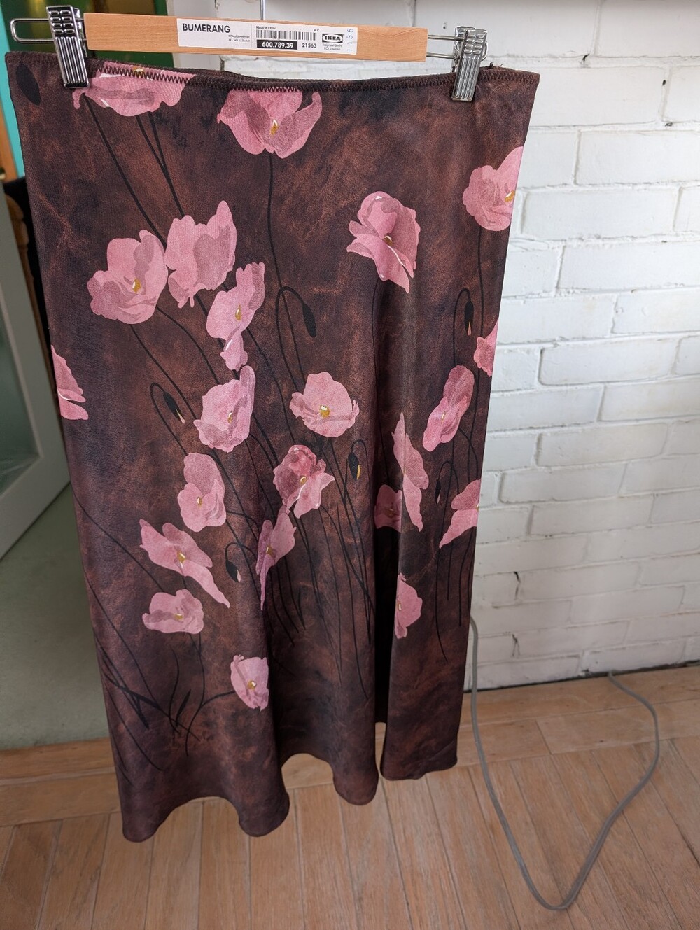 Zara Feminine Floral Skirt (Size M)